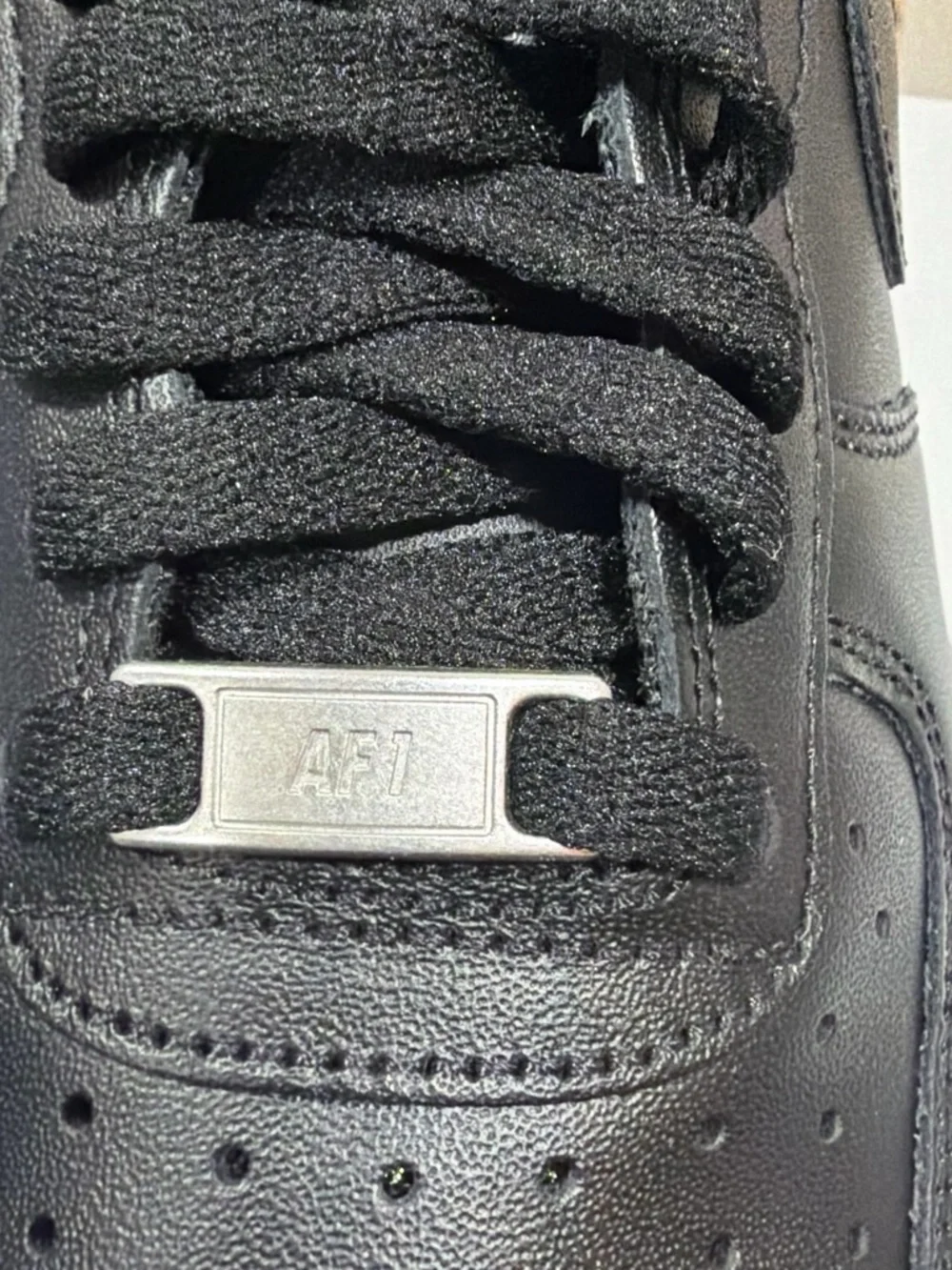 Nike Black Low-Top Sneakers — Men's Casual Trainers